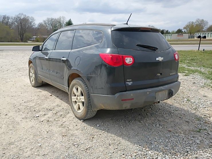 2011-chevrolet-traverse-image-5