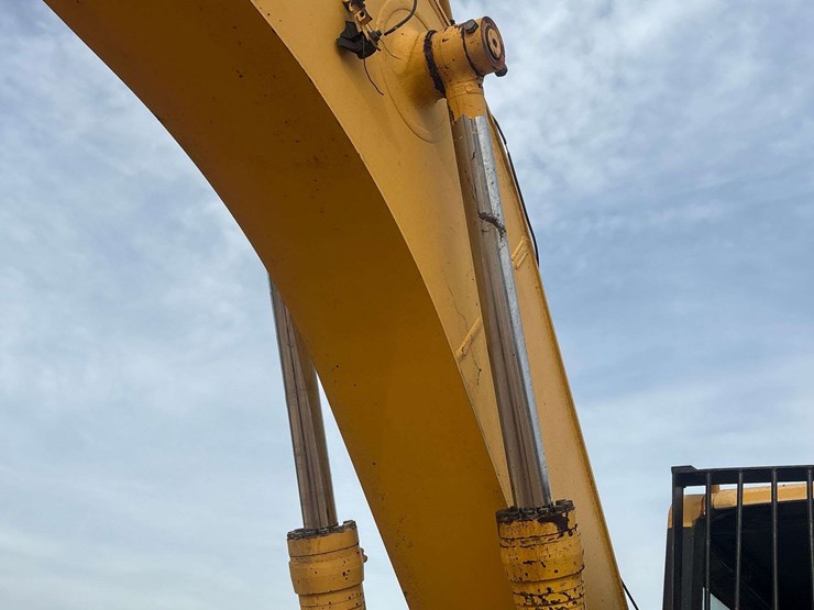 komatsu-pc200-image-17