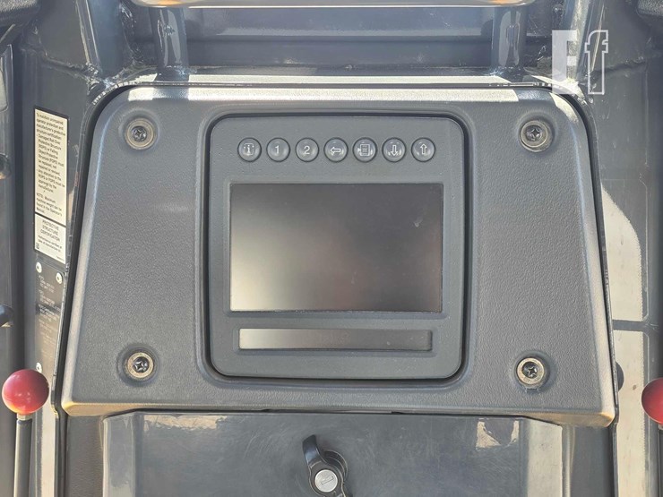 2018-deere-1050k-image-15