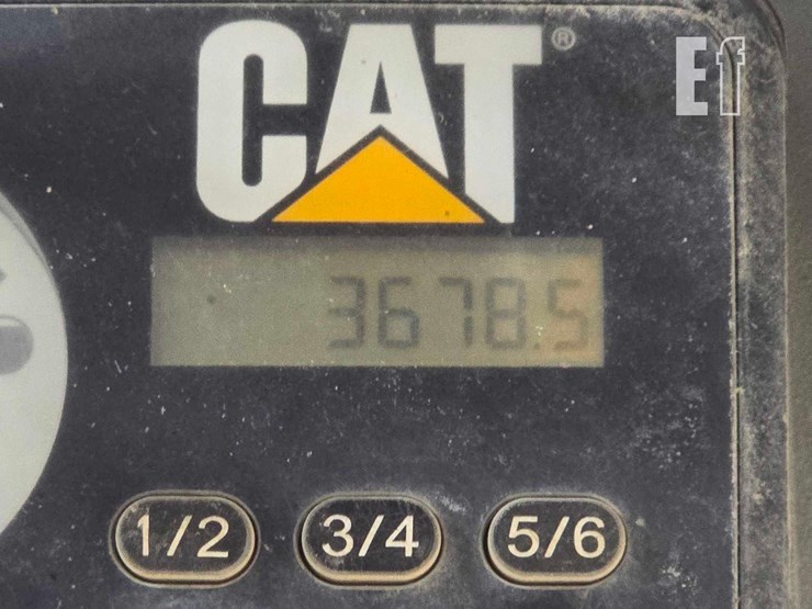 2015-caterpillar-259d-image-19