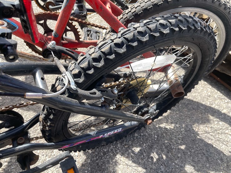 #7076-•-(3)-kid-bikes-(o3)-image-19