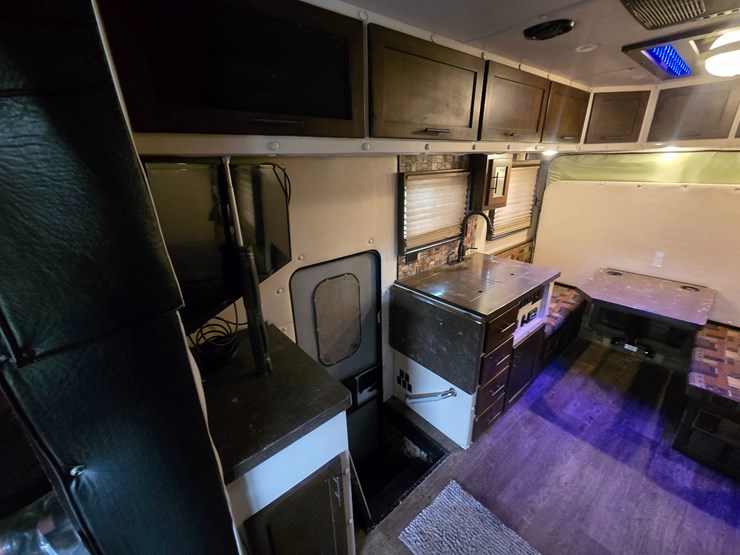 2017-western-star-5700xe-image-76