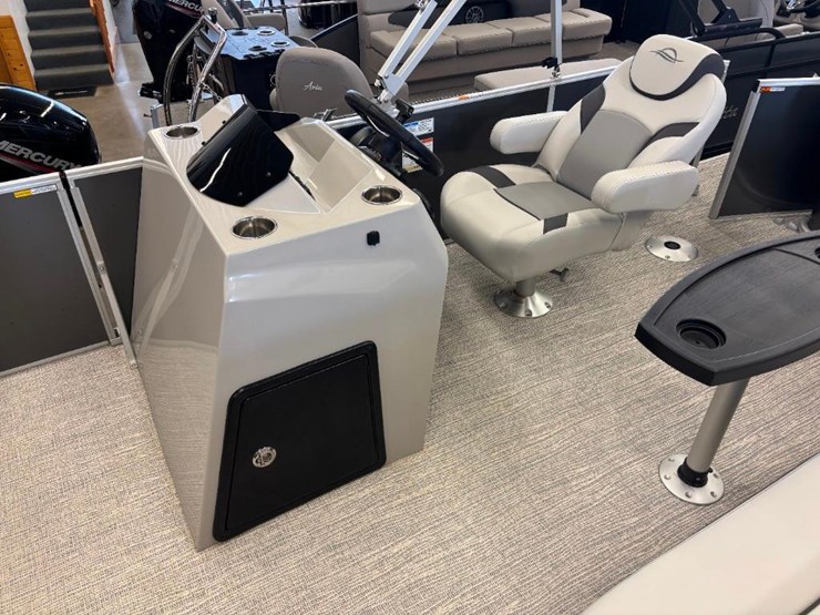 2025-g3-suncatcher-select-18f-pontoon-image-16