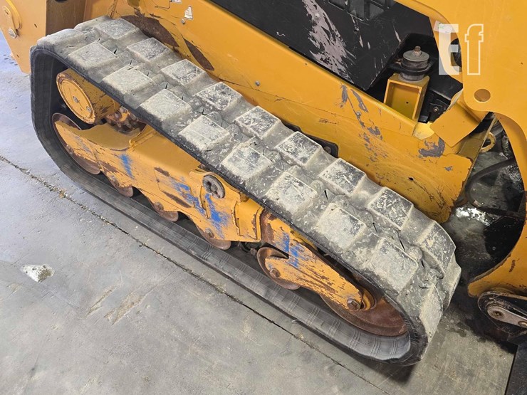 2023-caterpillar-259d3-image-37