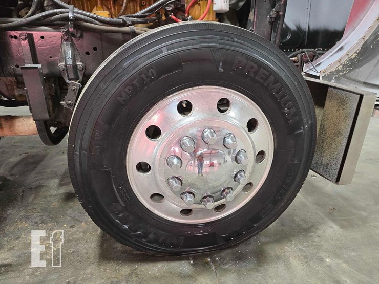 2002-peterbilt-378-image-32