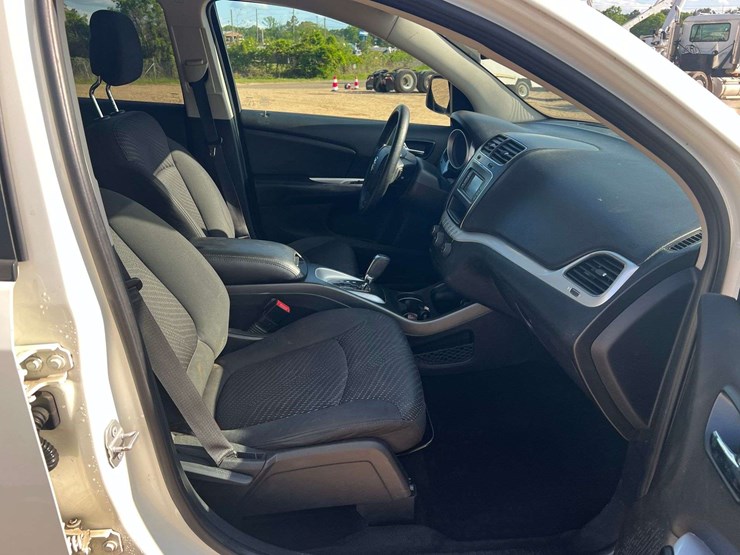 2016-dodge-journey-image-20