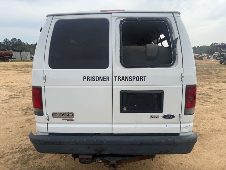 2013-ford-e350-image-6