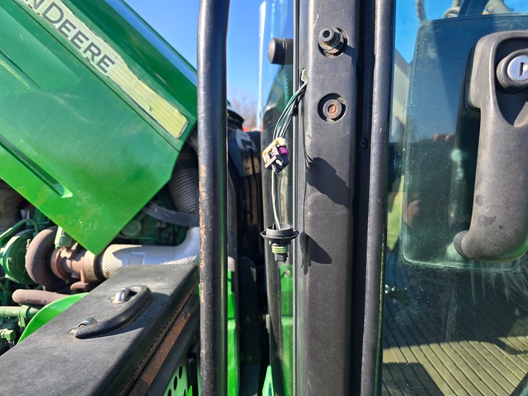 2016-john-deere-6110m-image-48