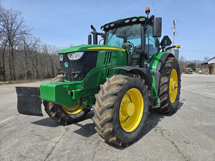 john-deere-6125r-image-1