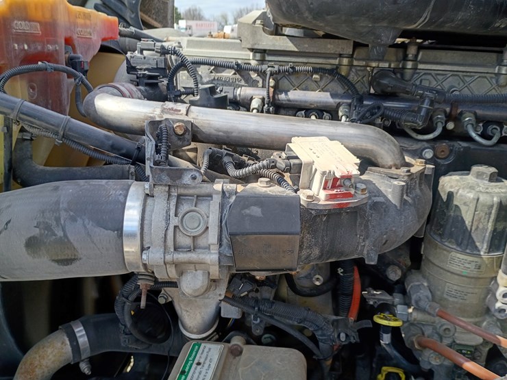 2009-freightliner-cascadia-125-image-20