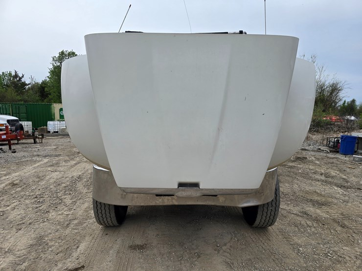 2017-peterbilt-348-image-25