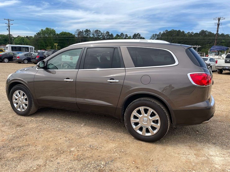 2011-buick-enclave-cxl-image-2