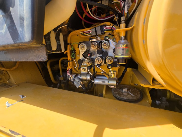 2001-caterpillar-953c-image-28