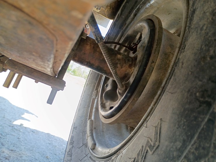 1993-jeep-wrangler-image-77