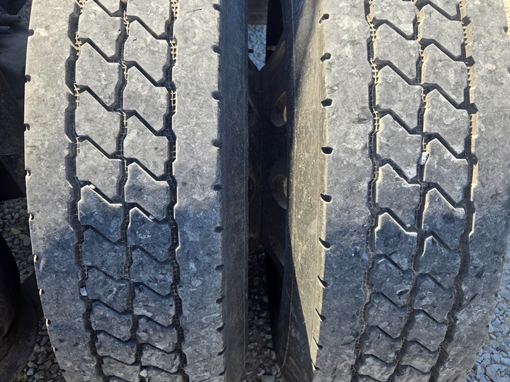 2014-freightliner-cascadia-125-image-98