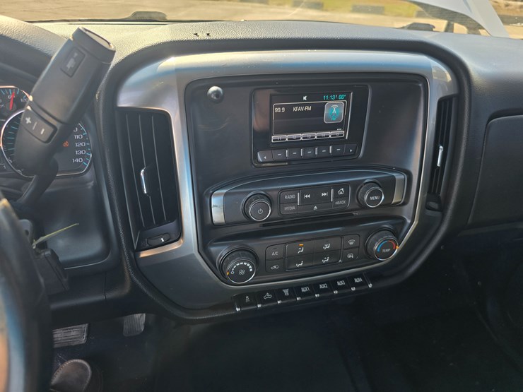 2015-chevrolet-silverado-3500-image-28