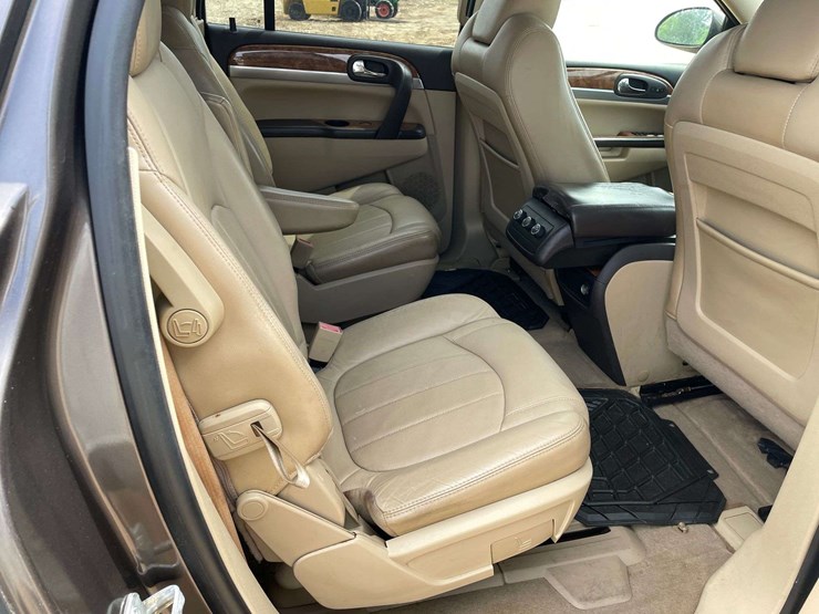 2011-buick-enclave-cxl-image-16
