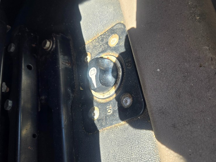 2014-freightliner-cascadia-125-image-56