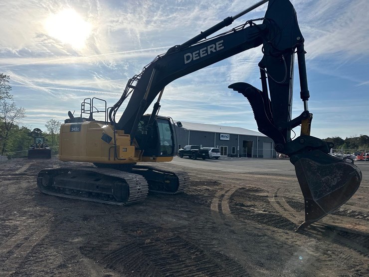 2019-deere-345g-lc-image-11