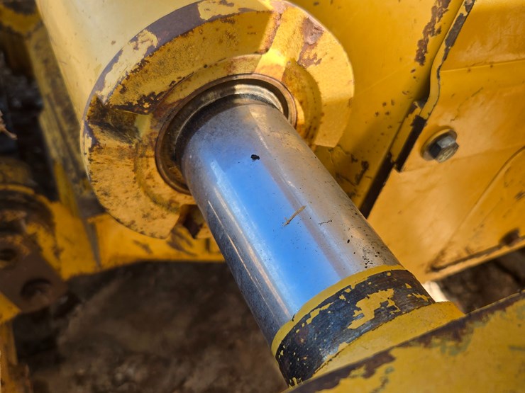 2001-caterpillar-953c-image-106