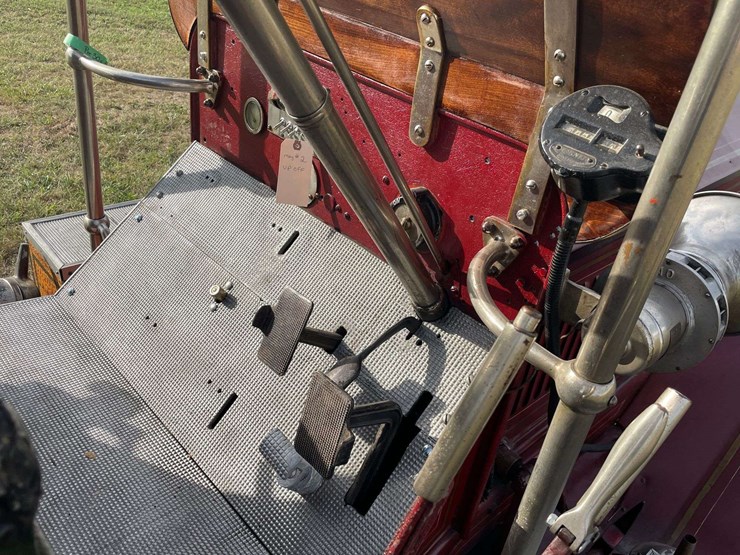 1917-american-la-france-firetruck-image-59