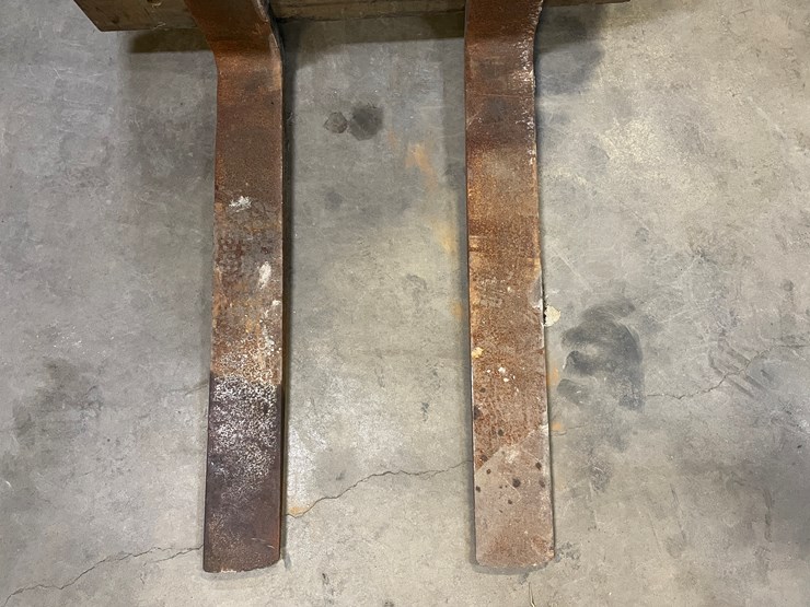 #1466-•-yale-5000-lb-lift-capacity-forklift-(pr4)-image-9