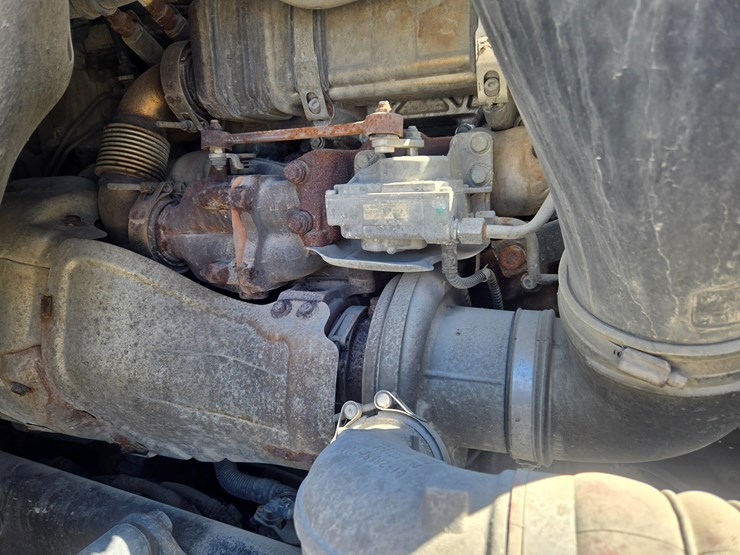 2014-freightliner-cascadia-125-image-46