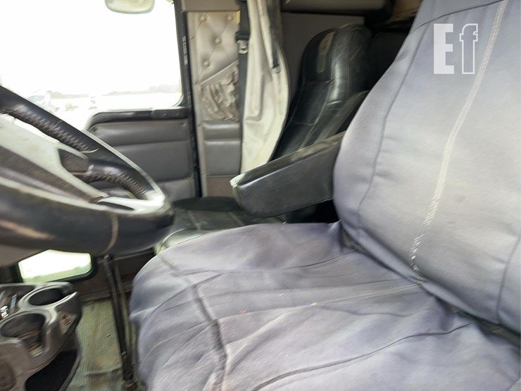 2005-kenworth-t800-image-56