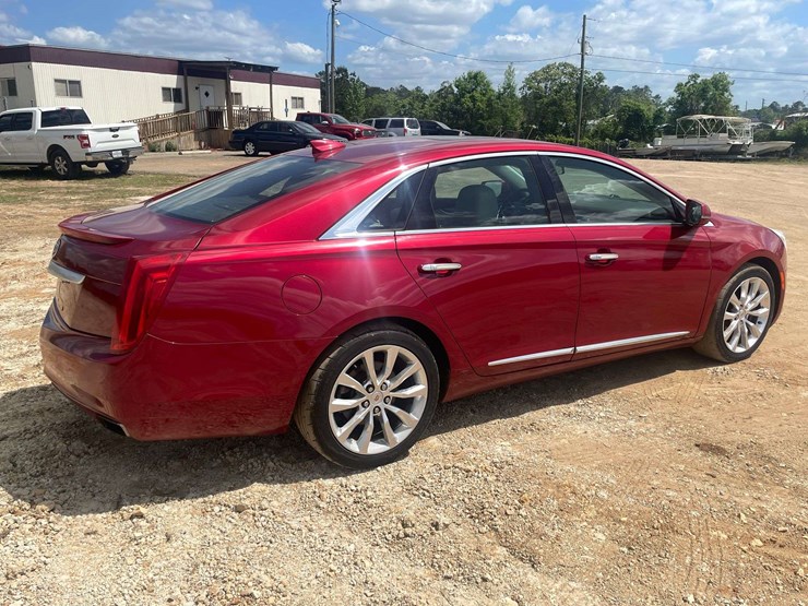 2015-cadillac-xts-4-door-sedan-(144,760-miles)-image-3