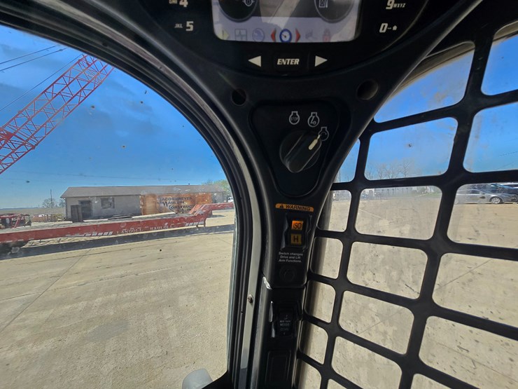 2020-bobcat-t770-image-43