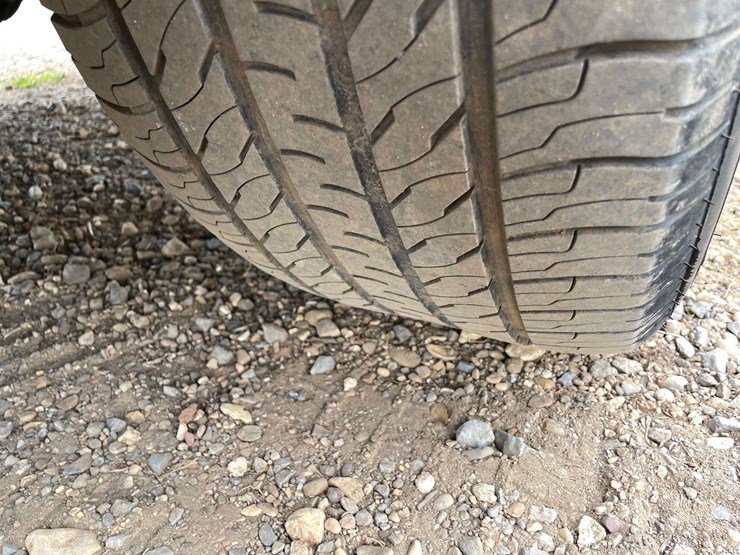 2015-chevrolet-suburban-image-21