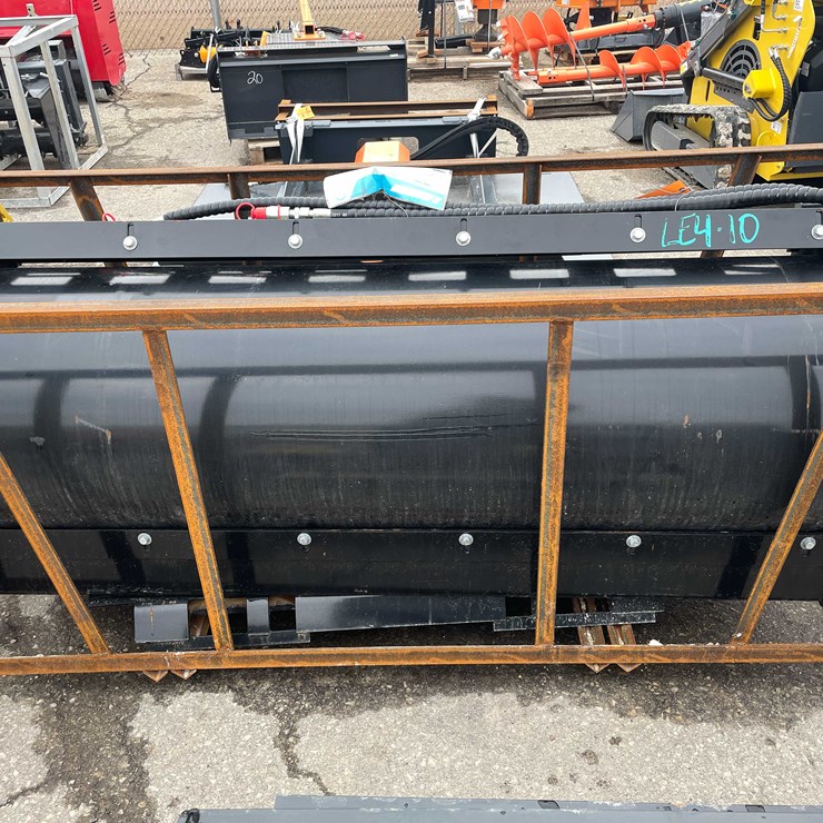 #7039 • Unused AGT 72" Hydraulic Vibratory Roller (O10)