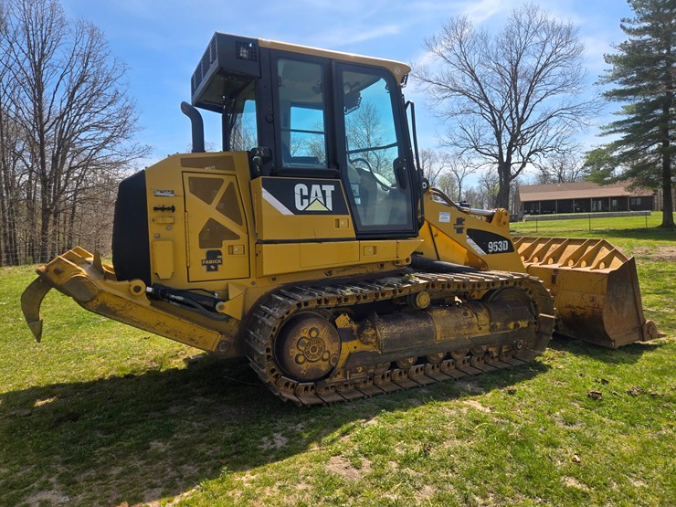 2014-caterpillar-953d-image-17
