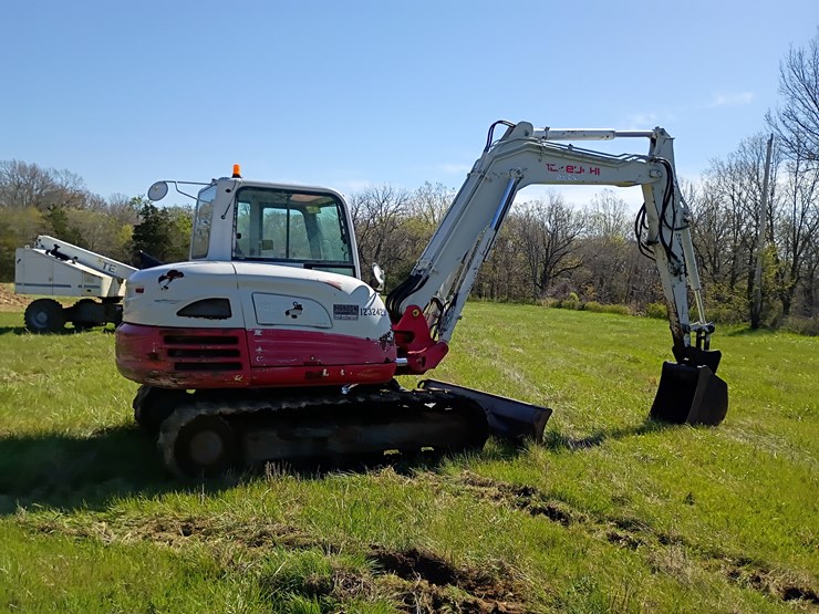 2011-takeuchi-tb285-image-10