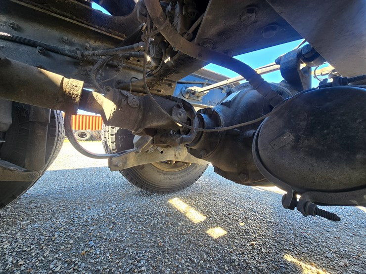 2005-peterbilt-379-image-89