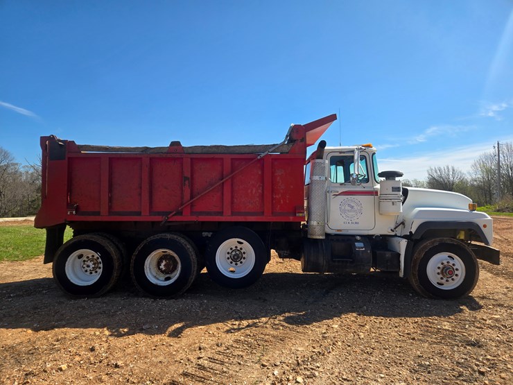 1994-mack-rd690s-image-20