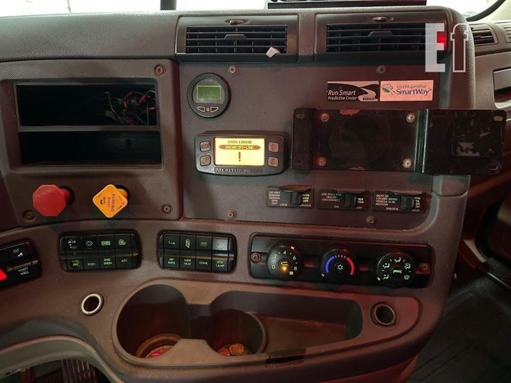 2014-freightliner-cascadia-125-image-20