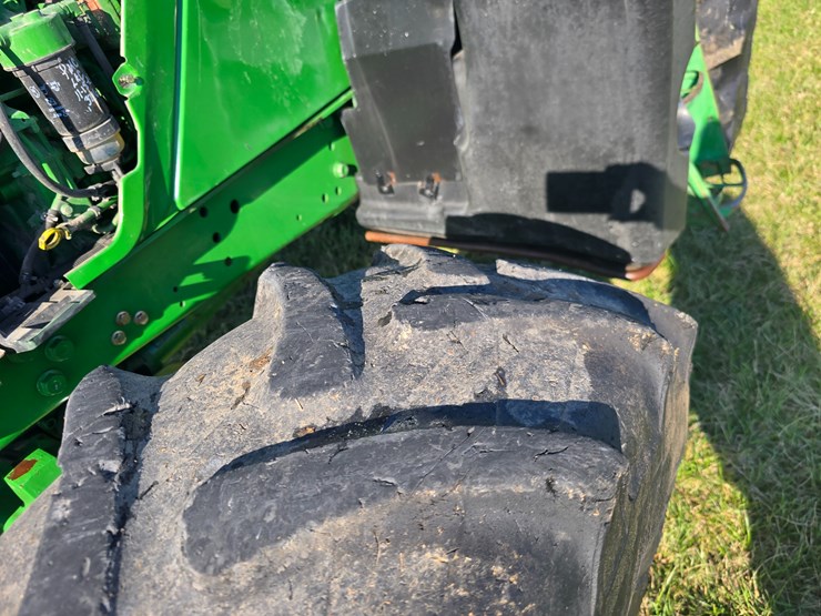 2016-john-deere-6110m-image-42