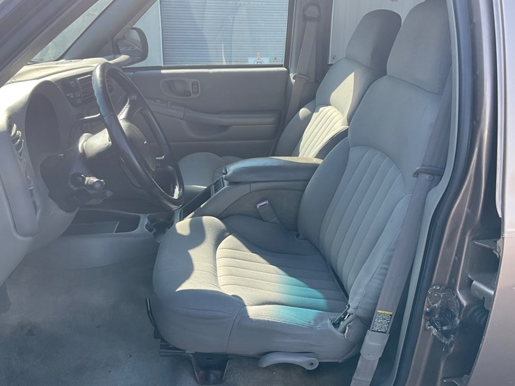 2004-chevrolet-blazer-image-11