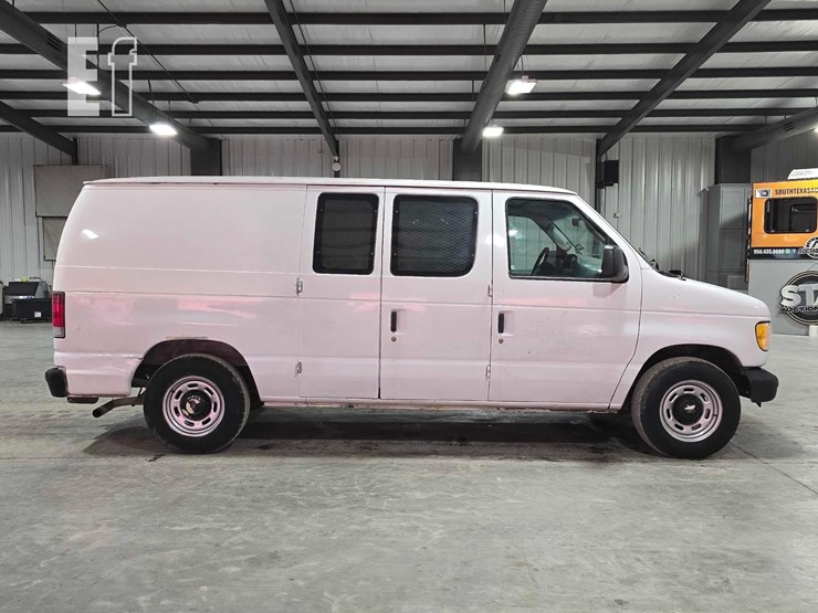 2005-ford-e150-image-6