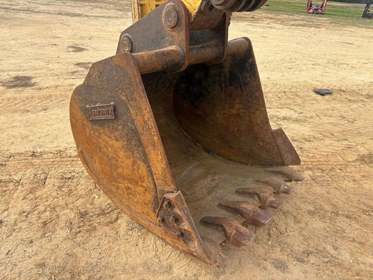 komatsu-pc200-image-13