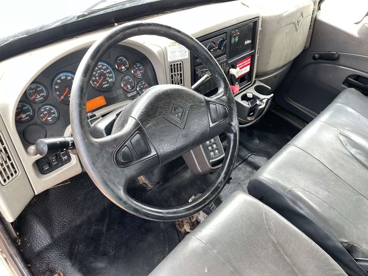 2008-international-durastar-4300-image-11