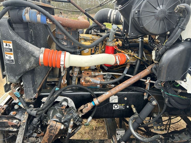 2001-peterbilt-330-image-38