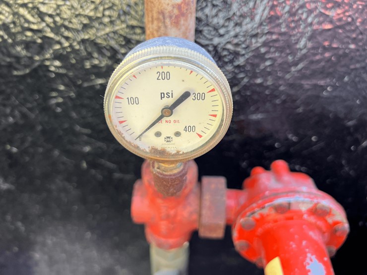 frick-steam-locomotive-with-track-image-242