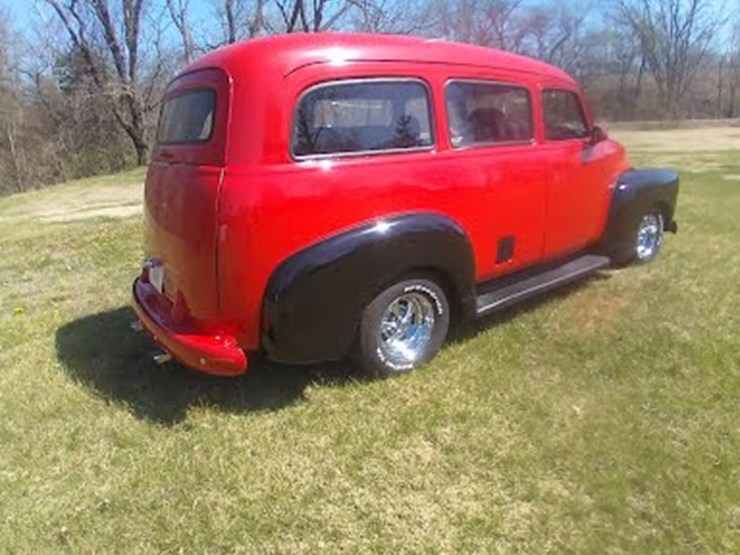 chevrolet-suburban-image-9