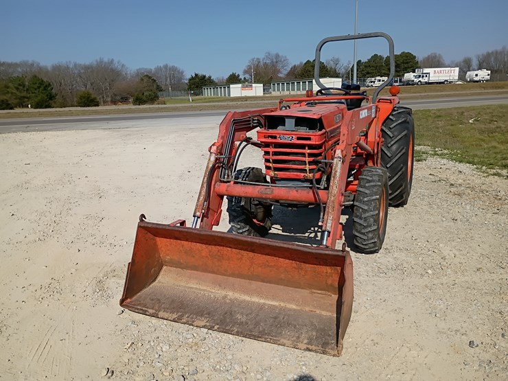 2001-kubota-l4300-image-16