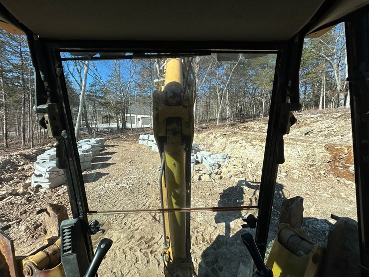 2005-caterpillar-420d-image-64