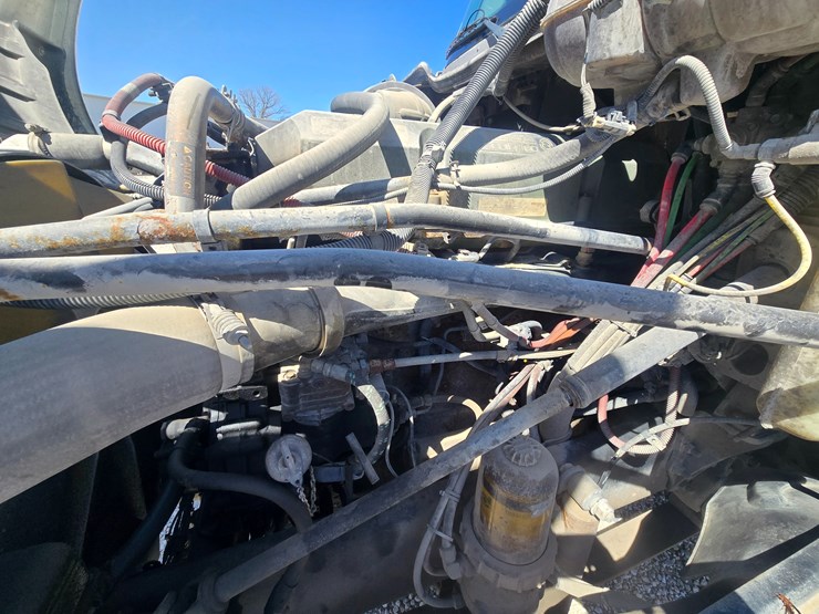 2006-freightliner-columbia-120-image-27