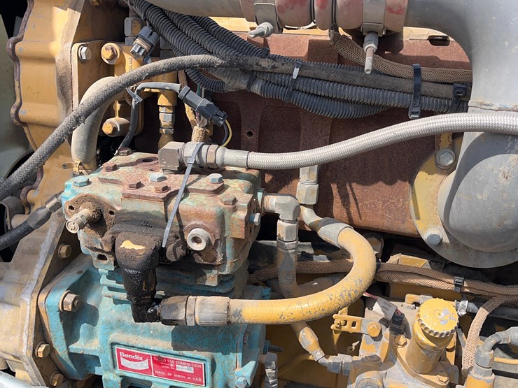 2004-kenworth-w900-image-52