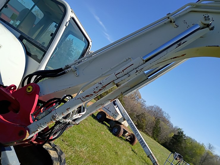 2011-takeuchi-tb285-image-52